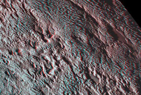 New Horizons получил трехмерные фото «мечей», бьющих в сердце Плутона