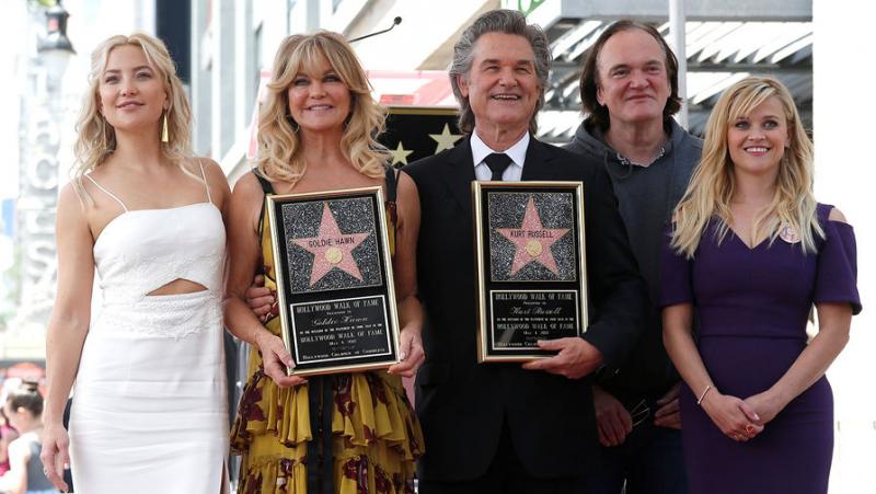 Голди Хоун и Курт Рассел получили звезды на Аллее славы