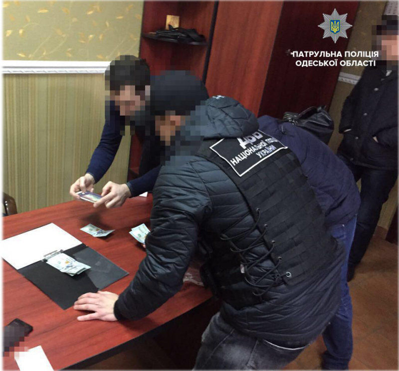 В Одессе схвачен мужчина, который пытался дать взятку заместитель начальника патрульной милиции