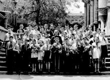 Класс 117-й школы на лестницы возле костела, с Екатерининской на Ришельевскую. 1958 г.