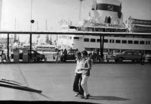 Одесса. На морском вокзале Владимир Высоцкий и Марина Влади. Август, 1971 г.