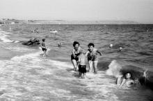 На пляже в Лузановке. 1961 г.