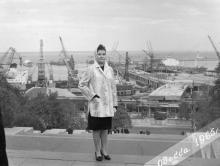 Вид на строящийся морской вокзал с Потемкинской лестницы. 1965 г.