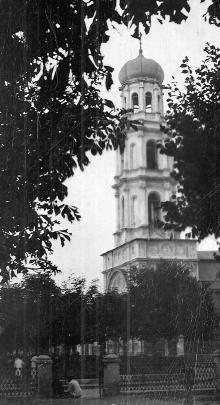 Колокольня Покровской церкви на Александровском проспекте