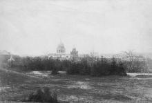 Вид на Архангело-Михайловскую церковь и монастырь с площади за монастырем