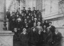 Одесса. На ступенях археологического музея, 1939 г.