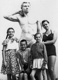Статуя физкультурника на Ланжероне. Одесса 1956 г.
