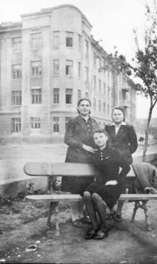 Одесса. В сквере на площади Льва Толстого. 1948 г.