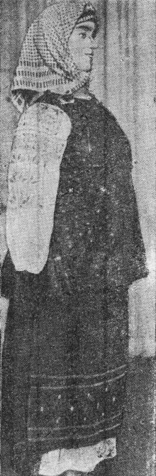 Старинный костюм селянки. Фото в журнале «Шквал», 13 ноября 1927 г.