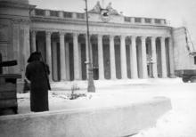 Одесса. Возле разрушенного здания думы. 1942 г.