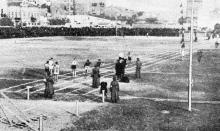 Общий вид нового стадиона им. 10-летия Ленинского комсомола во время эстафетного пробега. Фото в газете «Шквал». 17 ноября 1928 г.