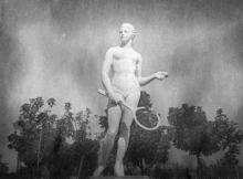 Теннисистка, скульптура в парке им. Шевченко