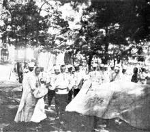 Войска на Соборной площади. Фото в журнале «Иллюстрации», 15 июля 1905 г.