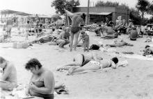 Одесса, на пляже в Лузановке, 1960-е годы