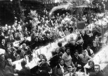 Банкет работников цирка на манеже Одесского цирка по случаю 15-летия Советского цирка. 1933 г.