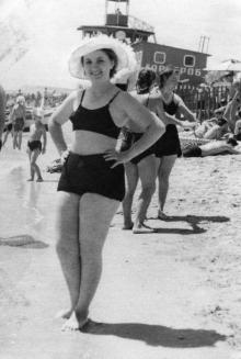 Одесса. На пляже в Лузановке. 1955 г.