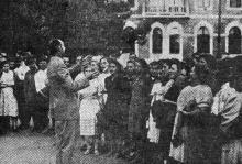 06 Одесса. Выступление хора румынского кружка в военном госпитале 30 августа 1943 г. Фото из газеты «Молва»