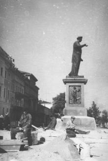 Реставрация памятника Ришелье. Одесса. 1954 г. (2627)