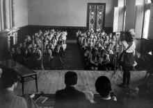 Встреча школьников Одессы со студентами стран народной демократии, обучающимися в Одессе. г. Одесса, октябрь 1974 г. (4841)