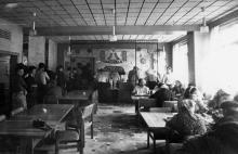 Зал комплексных обедов рабочей столовой Одесского завода «Стройгидравлика». г. Одесса, июль 1981 г. (7401)