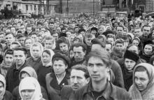 Траурный митинг по поводу смерти И.В. Сталина на заводе им. Окт. революции. 8 марта 1953 г.