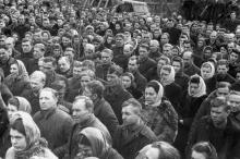 Траурный митинг по поводу смерти И.В. Сталина. З-д им. Окт. револ. 8.III.53 г. Одесса (383)