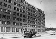 Здание цехов завода «Стройгидравлика» по улице Фрунзе. г. Одесса, март 1981 г. (7229)