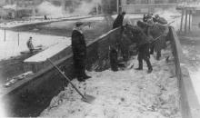 Воинские части, помогающие в строительстве завода ЗОР. 1953 г.