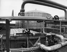 Изотермические хранилища припортового завода. Фото И. Павленко. 1979 г.
