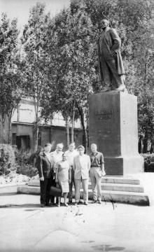 Секретарь ЦК КП Кубы на заводе ЗОР. Одесса 1966 г. Найденов (1801)