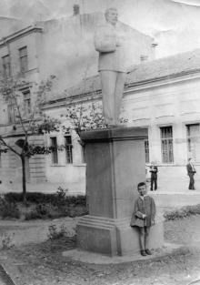 Одесса. Возле дома № 7 по ул. Красной Армии. 1947 г.