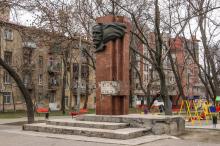 Памятник М.Д. Томасу. Фото О. Владимирского, 11 марта 2016 г.