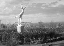Скульптура гимнастки в парке Шевченко