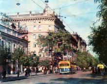 Улица Дерибасовская. Фото в иллюстрированном буклете «Одесса», 1957 г.