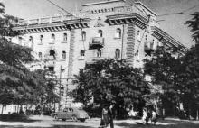 Ул. Красной Гвардии угол ул. Пастера. Фотография в фотоочерке «Одесса», 1960 г.
