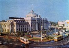 Одесса. Железнодорожный вокзал. Фото И. Кропивницкого. Из набора открыток «Город-герой Одесса». 1978 г.