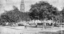 Лагерь войск, охраняющих город, на Соборной площади, фото из газеты, 1905 г.