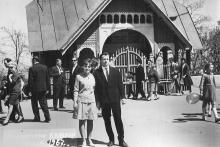 Верхний павильон фуникулера. На снимке Виктор Корченов с женой. 1 мая 1967 г.