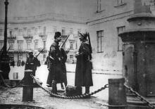 Контрольно-пропускной пункт на границе французской военной зоны на Николаевской бульваре, 1919 г.