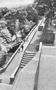В Пионерском парке. Фото из буклета «Одесса. Приморский бульвар». 1965 г.