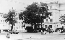 Одесса. Фасад школы № 117. Фото архитектора Николая Рябого. 1978 г.