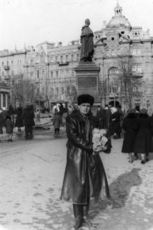 На площади Советской Армии
