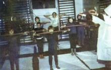 В кабинете ЛФК. Фото И.С. Карпа в проспекте «Республиканский детский клинический санаторий им. Октябрьской революции», 1983 г.