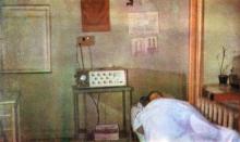 Уголок кабинета физиотерапии. Каждый аппарат снабжен электронным выключателем и счетчиком процедур. Фото И.С. Карпа в проспекте «Республиканский детский клинический санаторий им. Октябрьской революции», 1983 г.