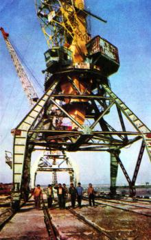 В порту. Фото Р.И. Якименко в буклете «Приглашаем в Белгород-Днестровский», 1974 г.