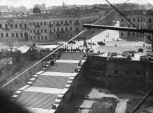 Вид на Потемкинскую лестницу, Приморский бульвар и остатки ресторана. Одесса. Апрель 1944 г.