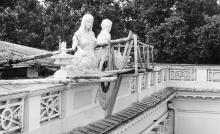 Реставрация скульптур на здании горисполкома. 1980 г.