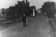 Аллея с площади им. Октябрьской революции на ул. Свердлова. 1950-е гг.