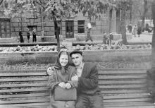 Колодезный пер., на месте разбомбленного в 1941 г. дома. Справа ул. Карла Либкнехта. 1950-е гг.