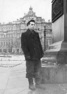 Вид на дом Русова от памятника Воронцову. Одесса. 1948 г.